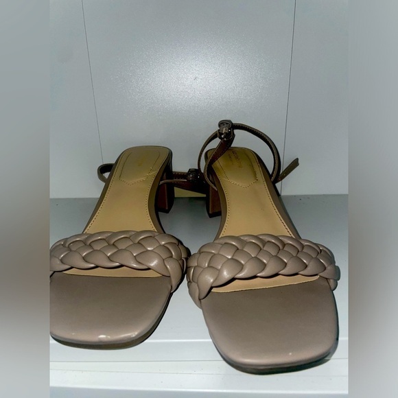 Taupe Heels🩶braided block heels gray heels ankle strap open toe chunky heels - Picture 3 of 11